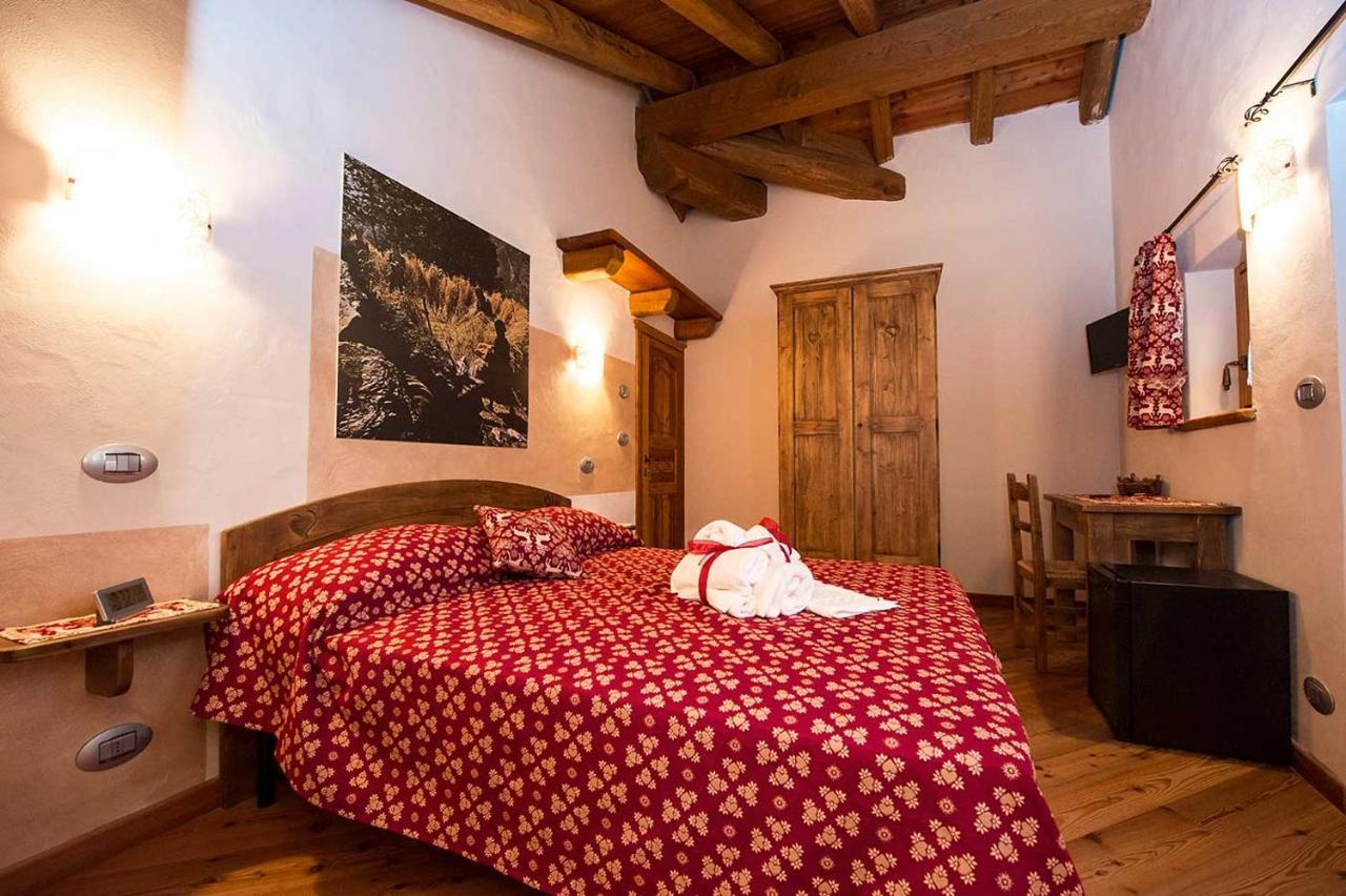 L'Or D'Echallogne - Chambre D'Hotes Bed and Breakfast Arnad Εξωτερικό φωτογραφία