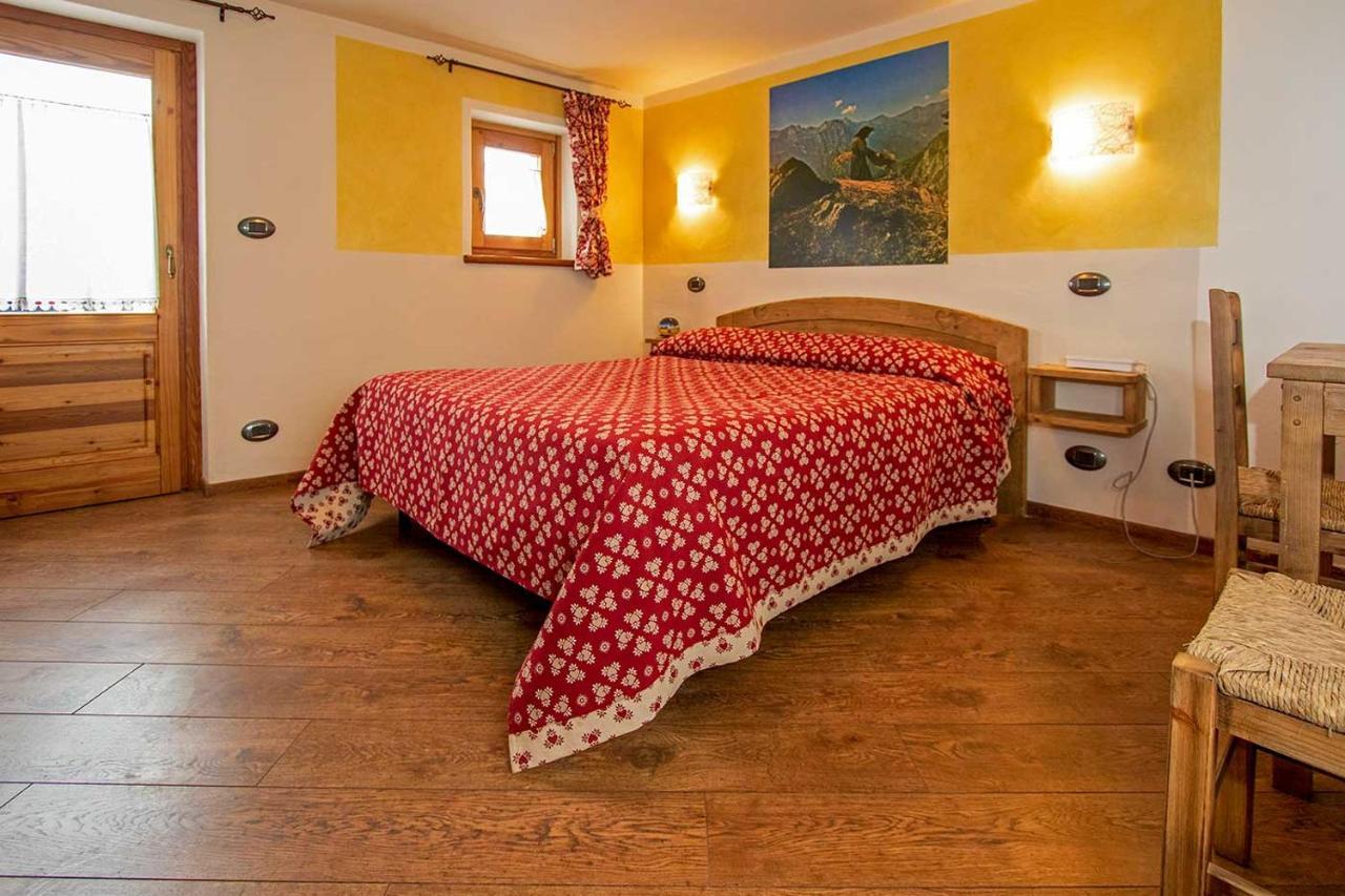 L'Or D'Echallogne - Chambre D'Hotes Bed and Breakfast Arnad Εξωτερικό φωτογραφία