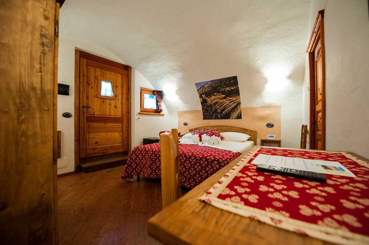 L'Or D'Echallogne - Chambre D'Hotes Bed and Breakfast Arnad Εξωτερικό φωτογραφία